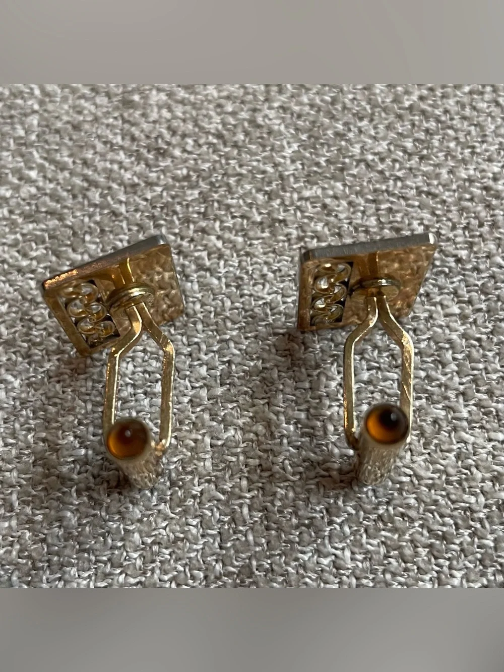 Krementz US Circa 1950’s Gold Tone Filigree Cabochon Toggle Bolt Cuff Links